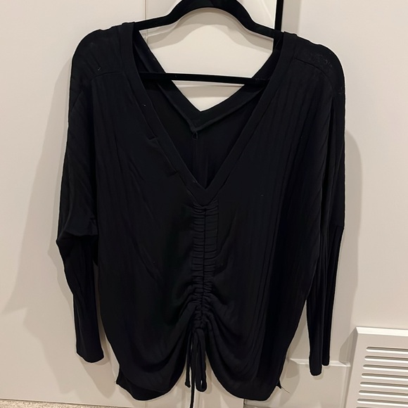 Long sleeve with ruched back - Picture 2 of 3